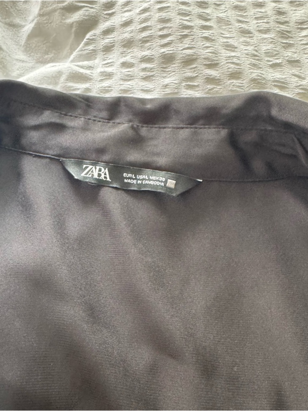 Zara Black Satin-Look Women's Button-Down Shirt - Picture 6 of 9